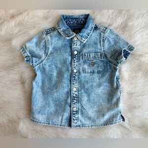 BABY GAP Light Blue Denim Short-Sleeve Button-Down Shirt